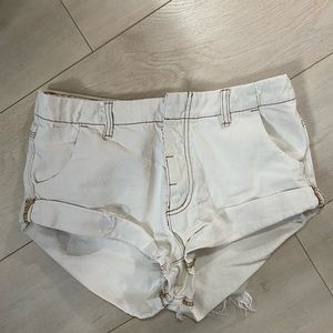 One Teaspoon size 27 bandit white shorts.
